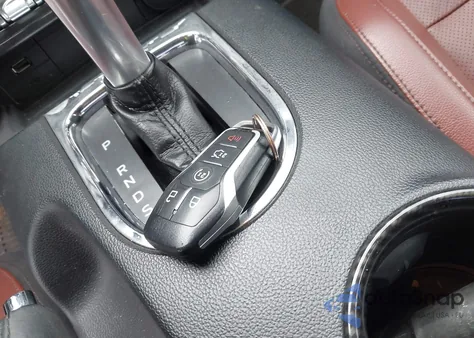 2015 Ford Mustang Ecoboost Premium z USA, uszkodzony, nr VIN 1FATP8UH1F5419550